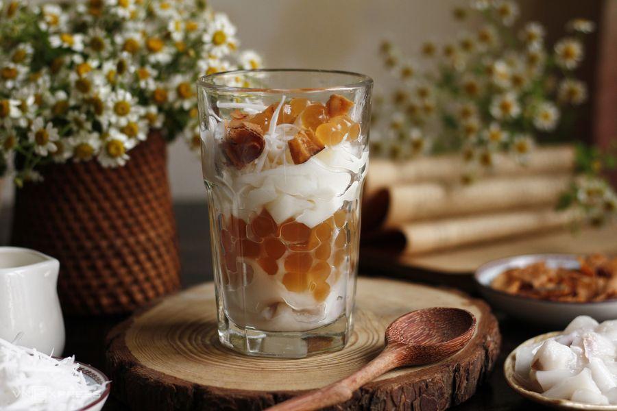 Mẹ sau sinh ăn chè dừa dầm được không? Có gây mất sữa không?