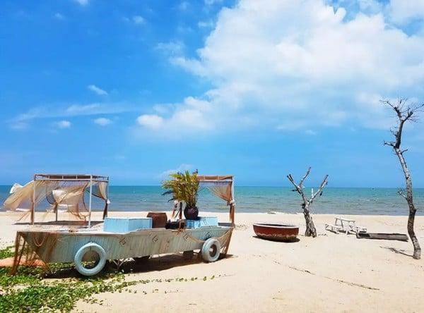 Trải nghiệm bãi tắm Cam Bình – bờ biển đẹp nhất Lagi Bình Thuận