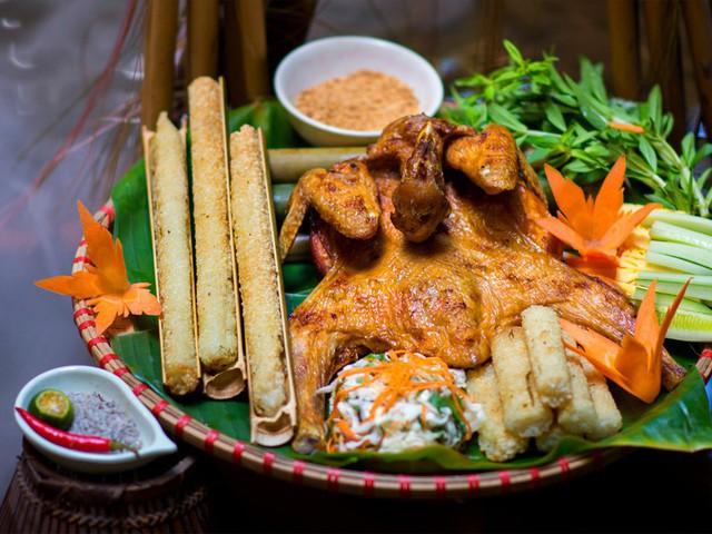 Ăn cơm lam đặc sản miền núi, kết hợp với những món ăn này ai cũng phải khen ngon