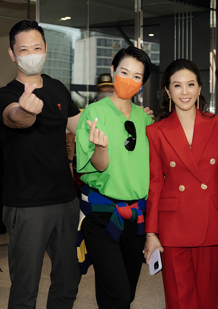 Hồ Hạnh Nhi cùng chồng bất ngờ đến Việt Nam