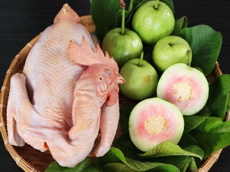 Cách làm gà hấp lá ổi siêu ngon