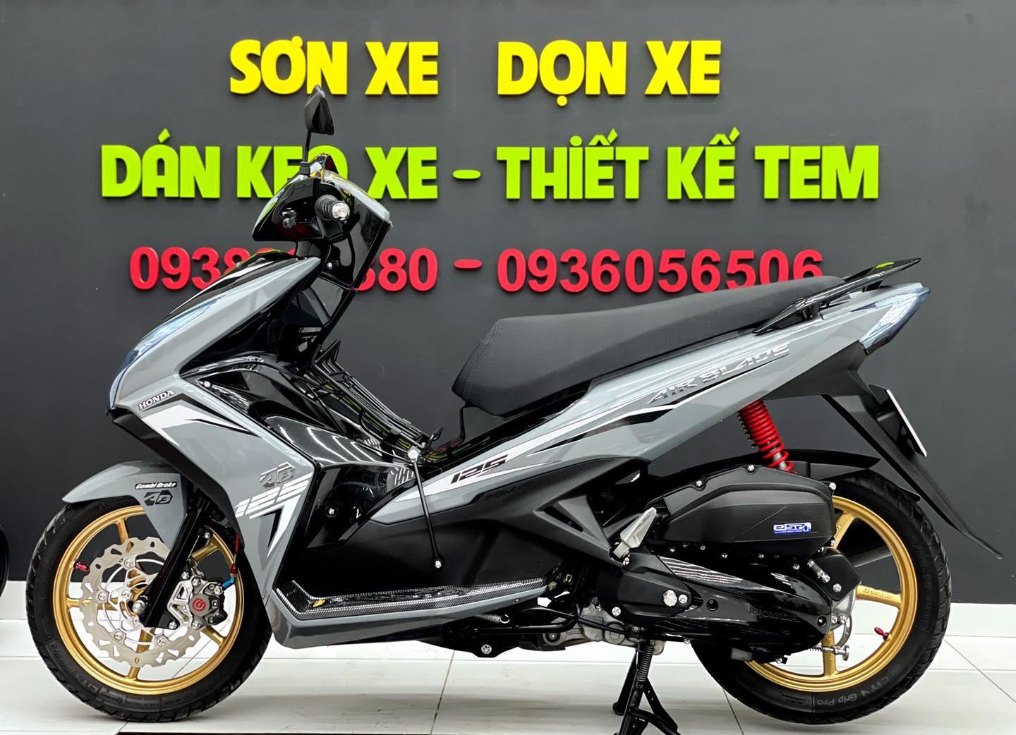 TEM XE AIR BLADE 2014 BẠC