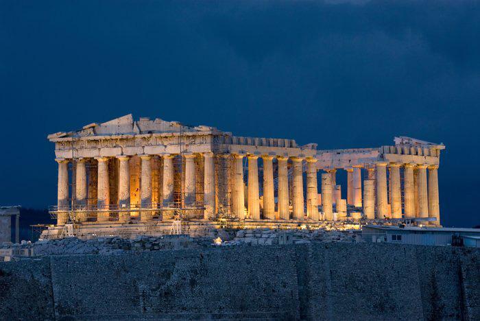 Acropolis tại Athens nằm ở độ cao 150 mét so với mực nước biển, còn được gọi là Cecropia, theo vị vua đầu tiên của Athena