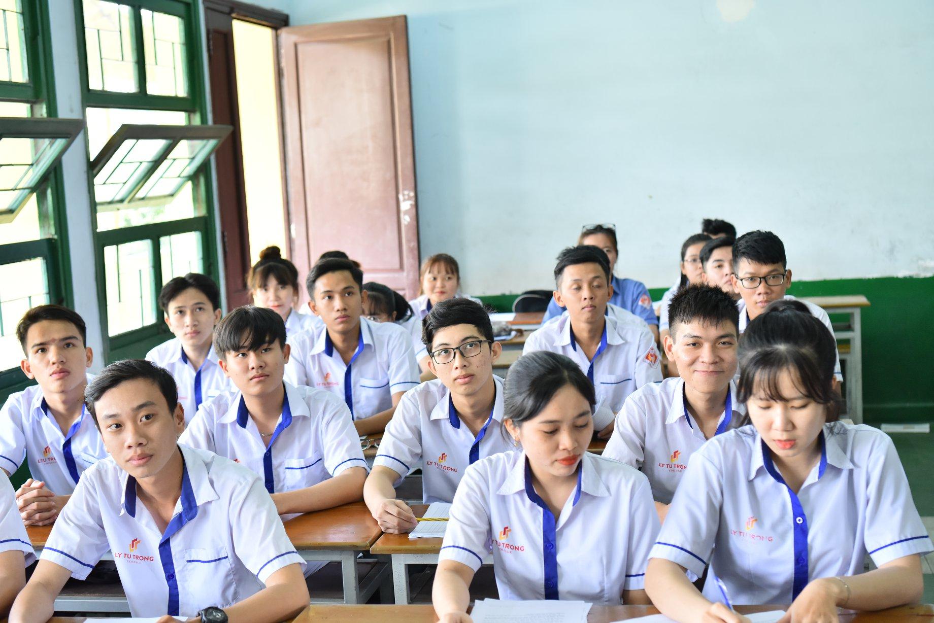 Học phí Trường Cao đẳng Lý Tự Trọng TP HCM (LTTC)