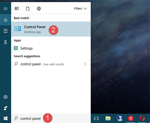 Trong Windows 7, bạn sẽ phải mở Menu Start và nhập từ khóa "control panel" vào ô tìm kiếm