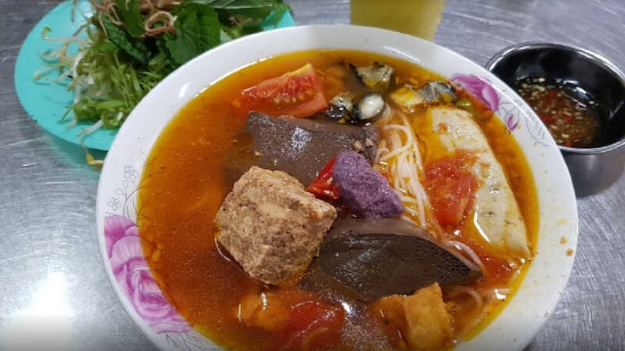 Top 4 quán bún riêu ngon, đầy đủ topping tại quận 3