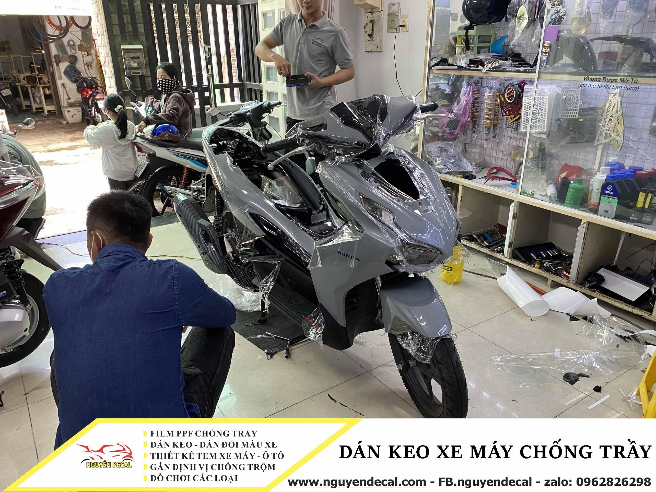 Chuyên dán keo xe, decal xe máy Bền đẹp - Giá rẻ ở TPHCM