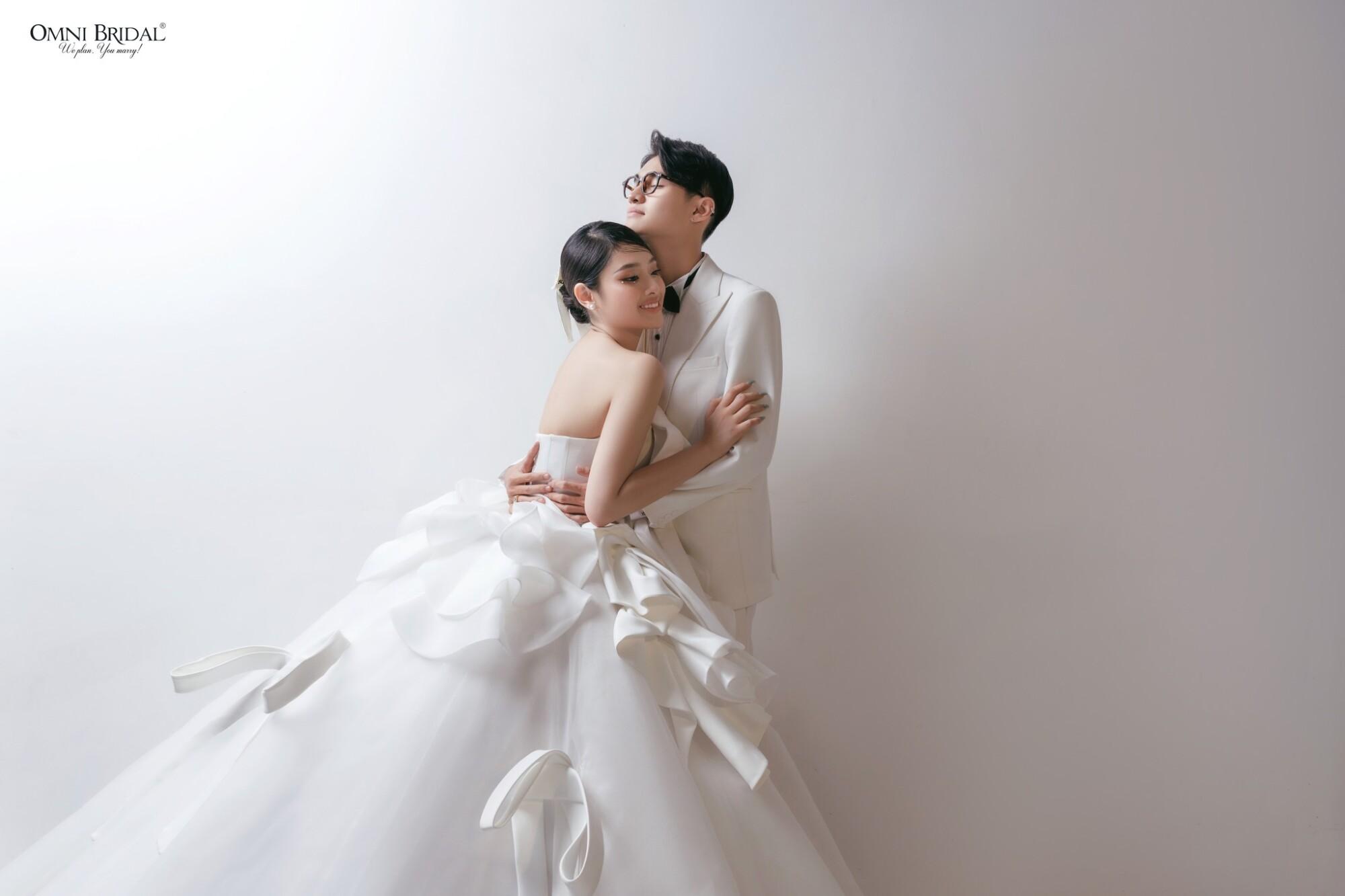 Các concept chụp ảnh cưới trong studio: 10 concept năm 2024