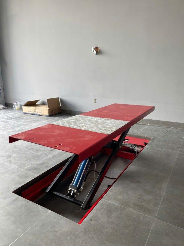 Bàn Nâng Xe Máy Tiêu Chuẩn Hãng Lộc Phát Âm Nền