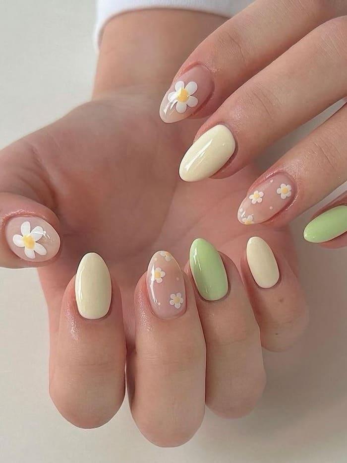 Hé lộ 50+ mẫu nail vẽ hoa đơn giản, đẹp và sang trọng 2025