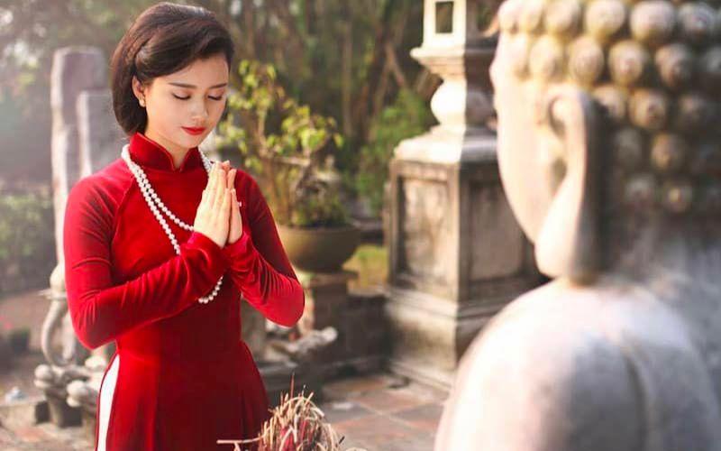 Tổng hợp STT đi chùa đầu năm cầu duyên, cầu bình an hay nhất