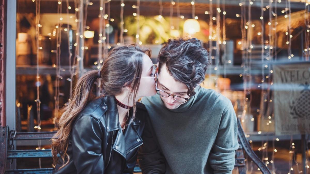 1001+ STT tình yêu ngọt ngào, ngắn gọn, hạnh phúc và trending