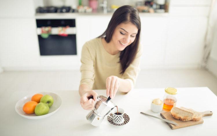 Uống cà phê nhiều có tốt không? Những sai lầm khi uống cà phê