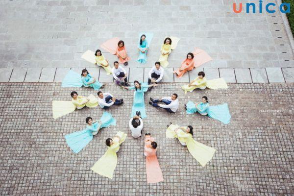 20+ kiểu tạo dáng chụp ảnh tập thể đẹp nhất bạn nên thử