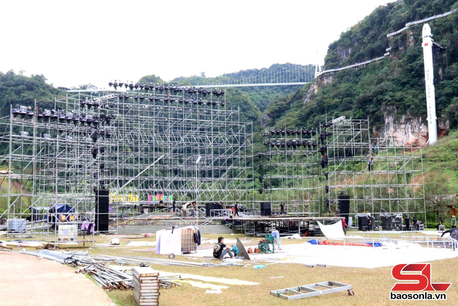 Háo hức đêm chung kết Hoa hậu Du lịch Dân tộc Việt Nam 2025