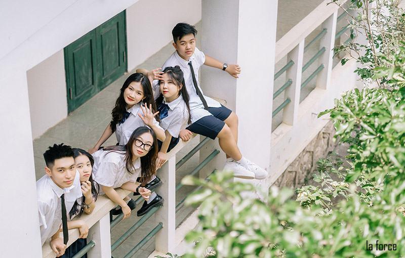 Phối đồ chụp ảnh kỷ yếu học sinh