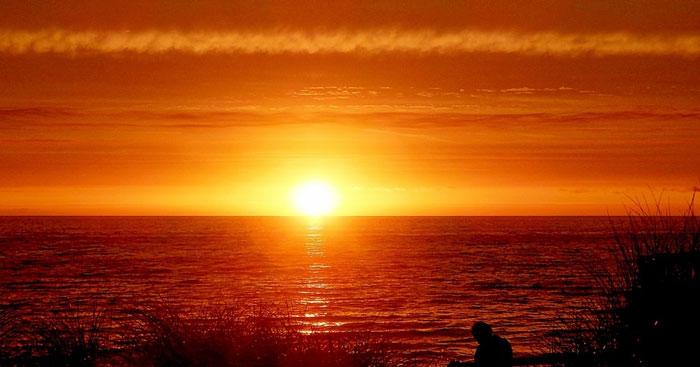 Văn mẫu lớp 11: Phân tích bài thơ Tràng giang của Huy Cận (4 Dàn ý + 21 mẫu) Phân tích bài Tràng giang