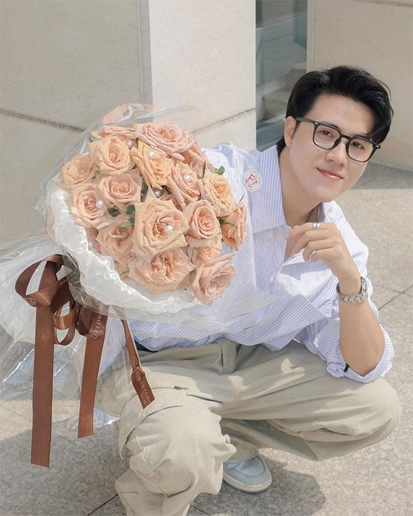 bó hoa tươi đẹp chỉ từ 300k