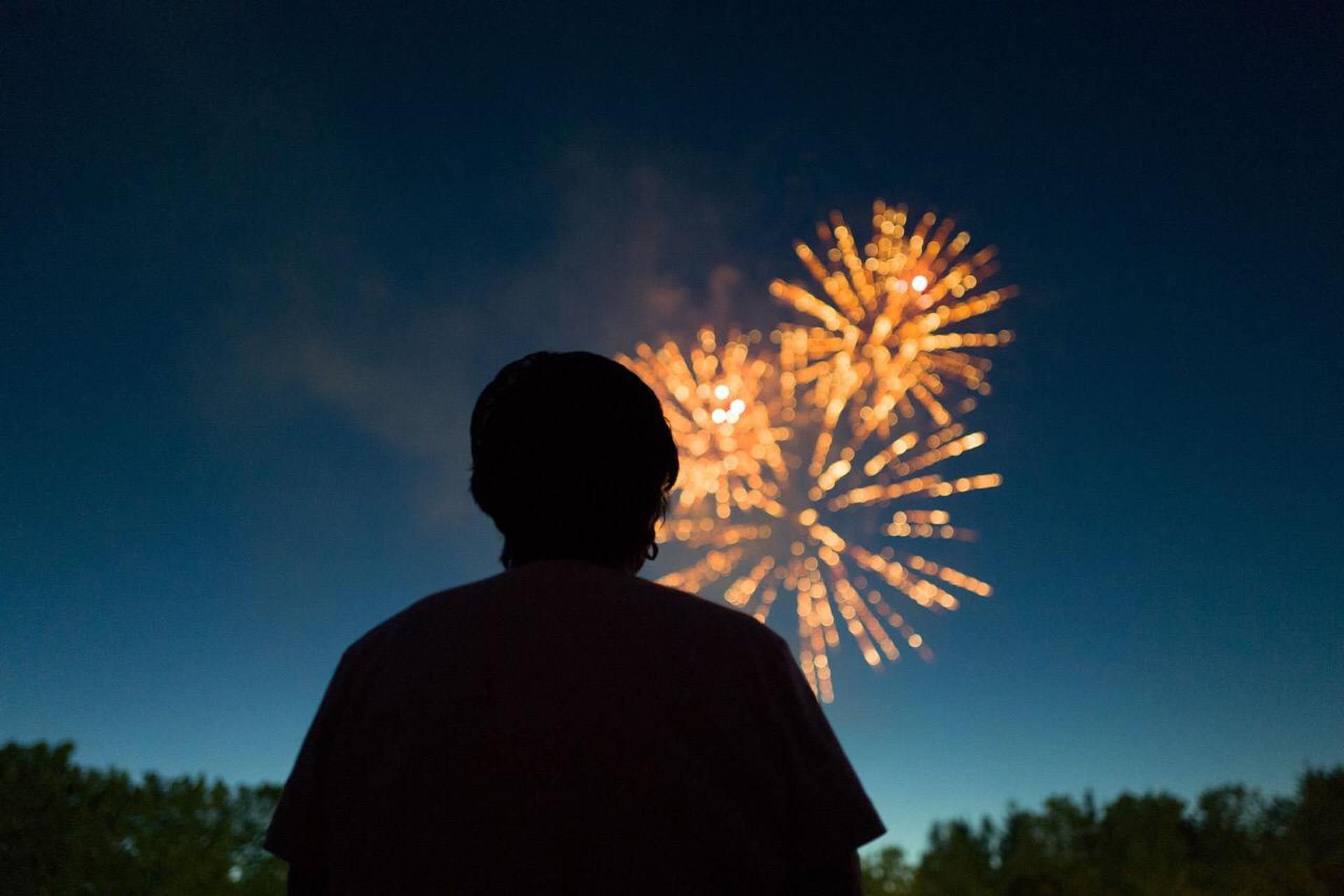 Hình pháo hoa một mình 