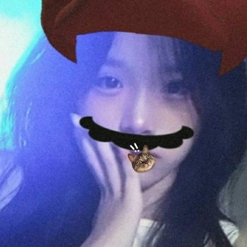 Ảnh girl xinh cận mặt với icon đáng yêu