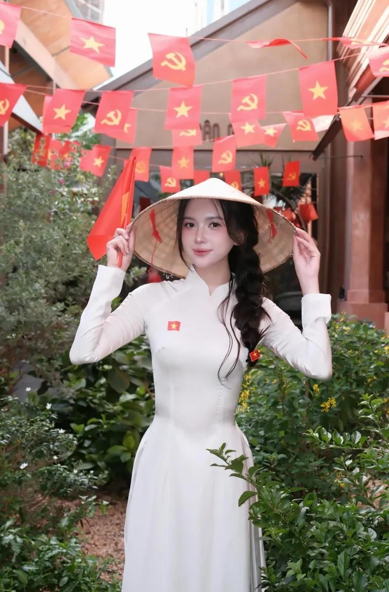 Gái xinh 17 tuổi năng động và đầy cá tính