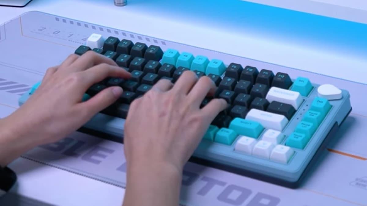 Bàn Phím Cơ Machenike K600T (Wireless, GR Silver Switch, Màu Tím Anime)