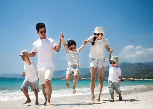 chup anh gia dinh 5 nguoi