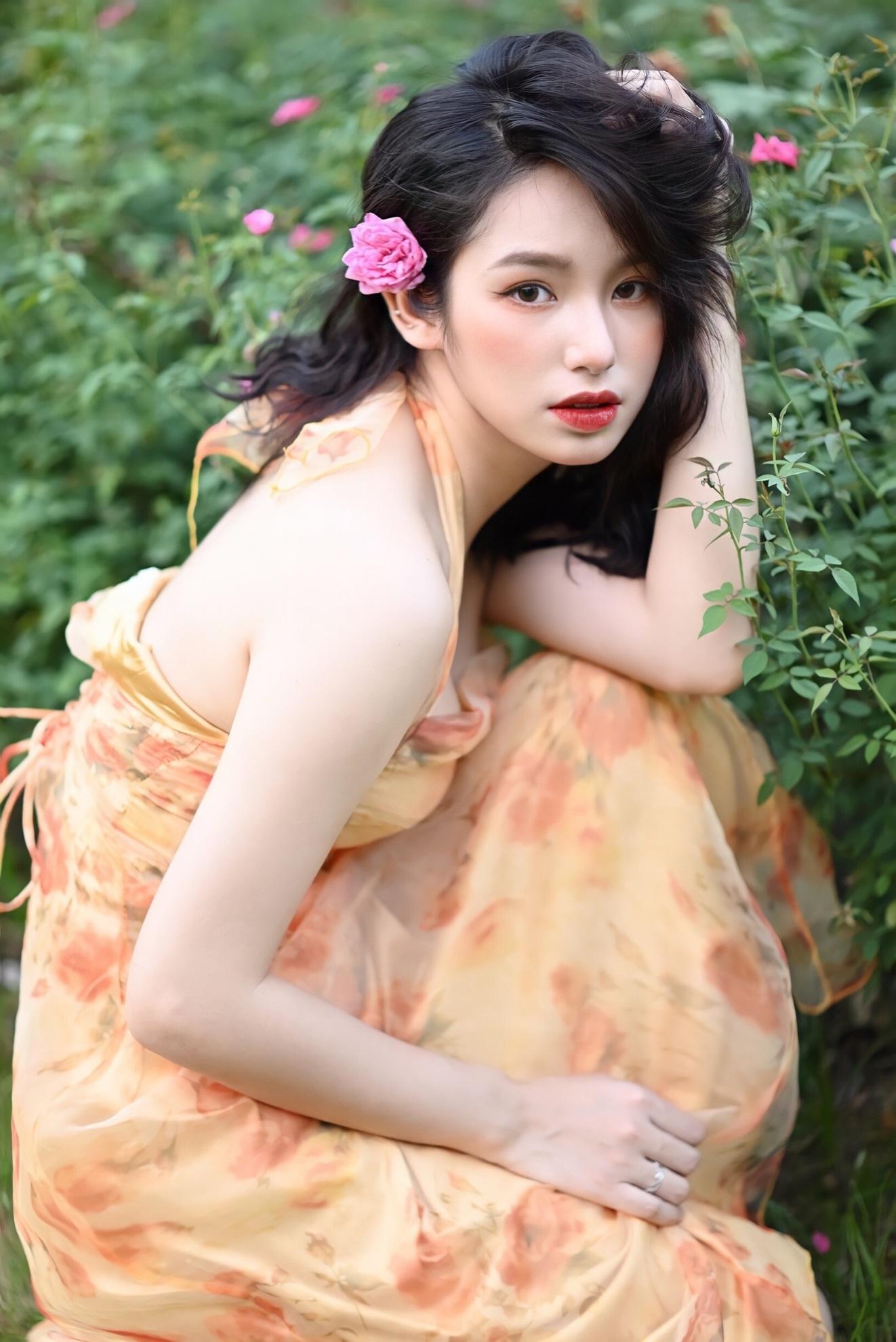 Nét đẹp sắc sảo đầy cuốn hút của nữ sinh Hà Thành - 1