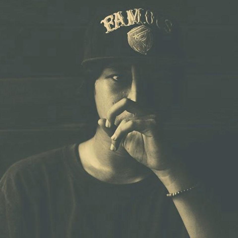 hinh anh im lang buon 960px 960px avatar 14