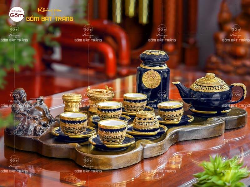 Bộ Âm Chén Bát Tràng Hình Trống Đồng Xanh Coban Dát Vàng