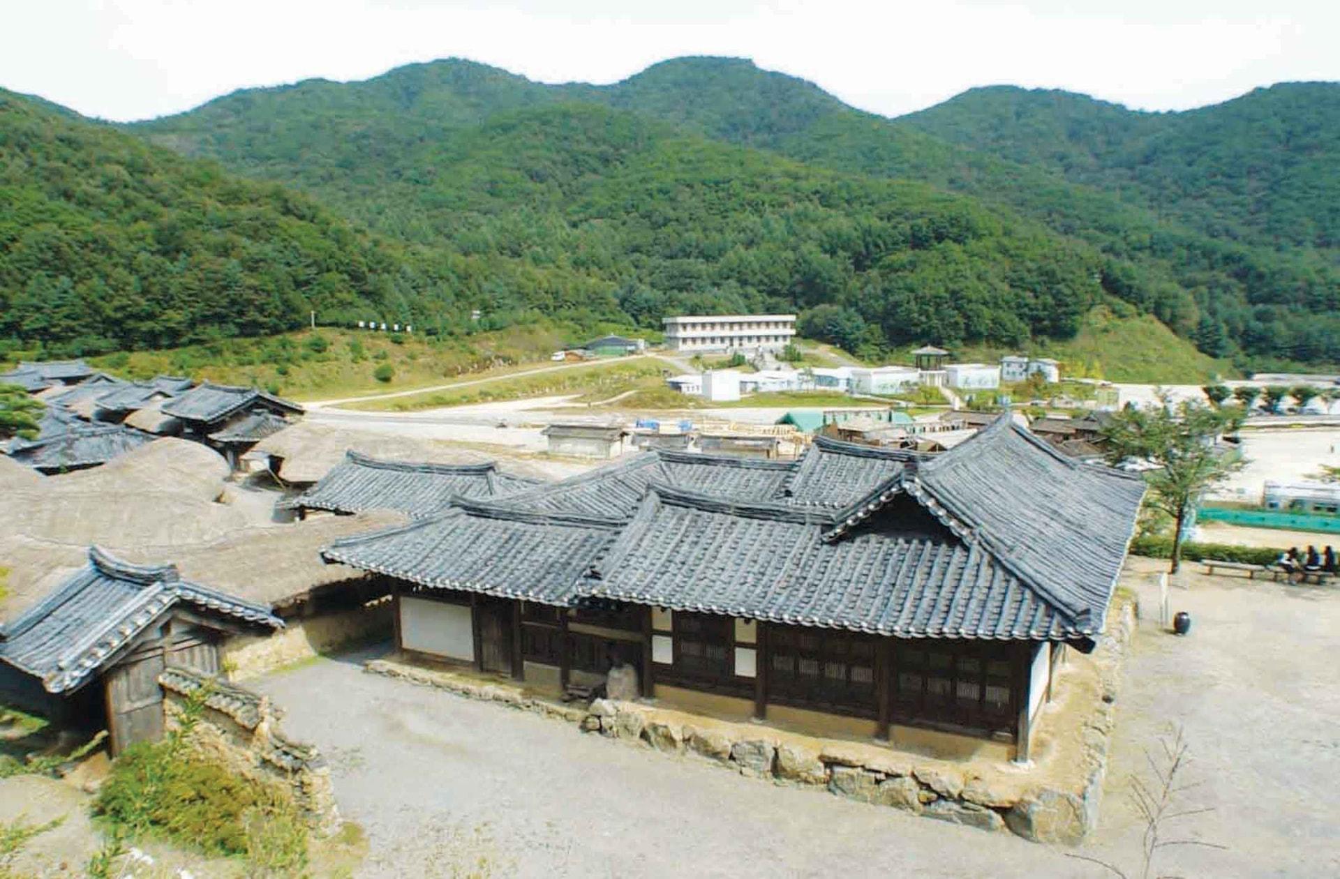 B1 Số lượng phim trường được quy hoạch bài bản vẫn còn hạn chế