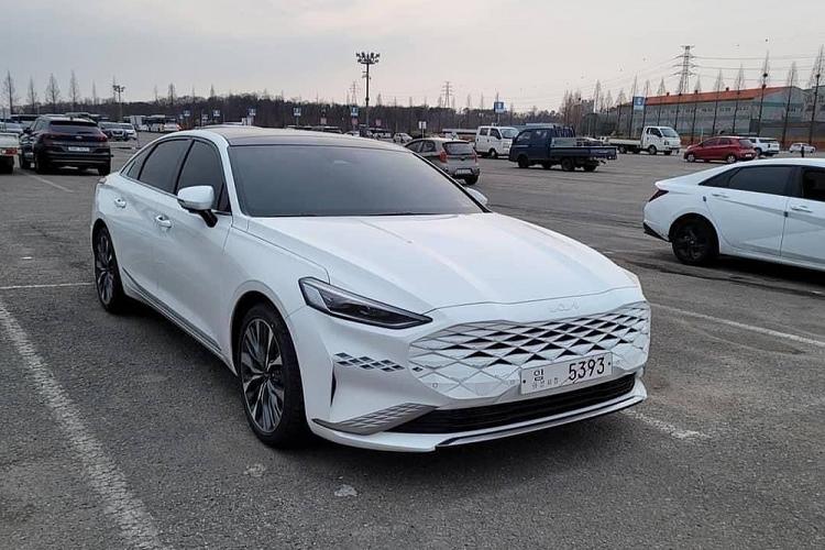 Ngắm hình ảnh “bằng xương bằng thịt” của Kia K8 2022 mới