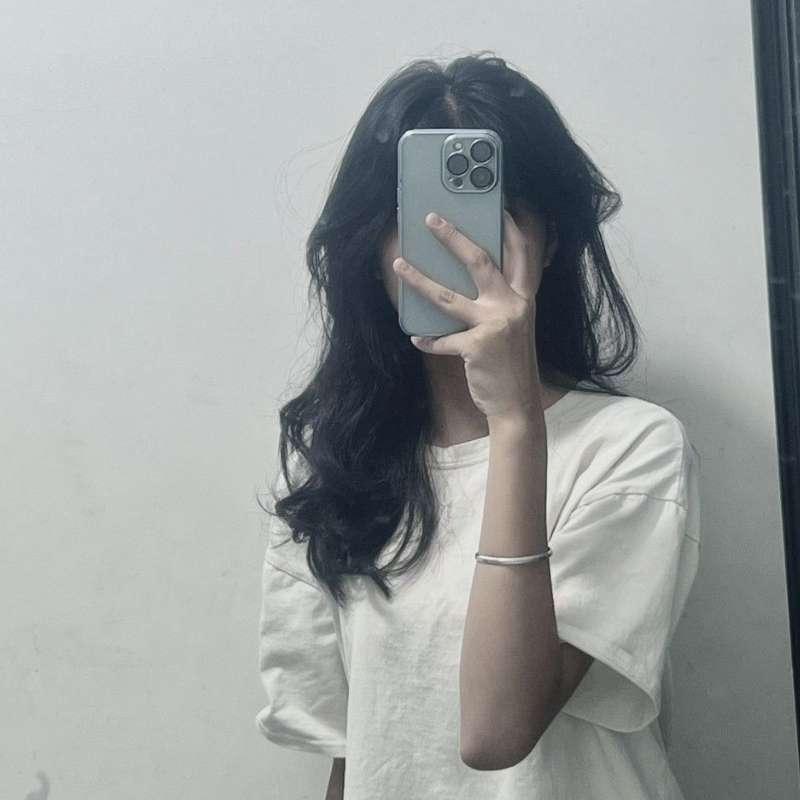 Bộ avatar ảnh gái xinh che mặt bằng điện thoại