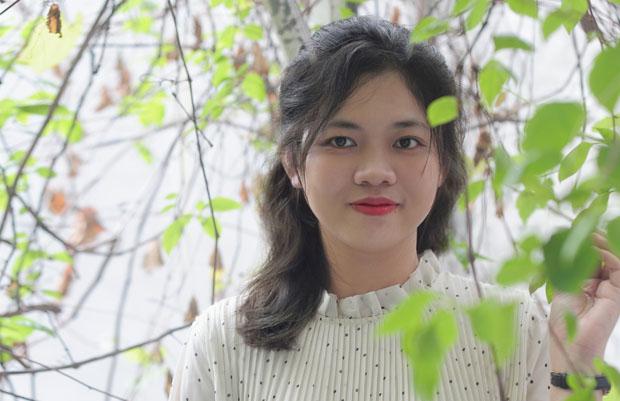 Thơ Trương Mỹ Ngọc: Tán cây nghiêng mình che đứa trẻ mồ côi đang ngủ gật