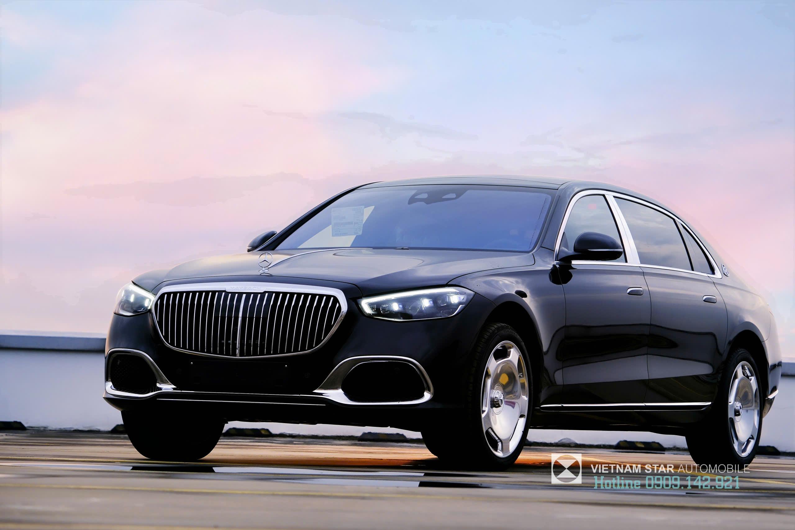 lưới tản nhiệt maybach s450 2025 mạ chrome đặc trưng với nan dọc tinh xảo