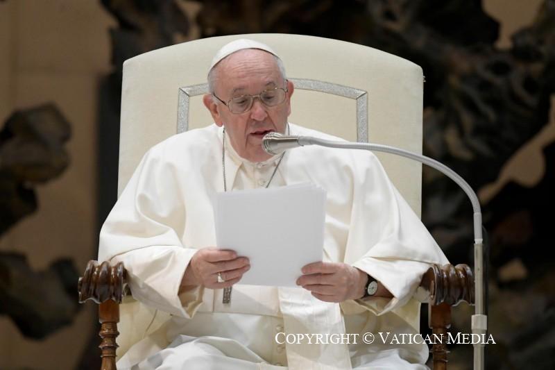 ĐỨC THÁNH CHA KÊU GỌI CHẤM DỨT SỰ ĐIÊN RỒ CỦA CHIẾN TRANH