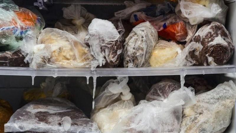 Sử dụng nước lạnh để rã đông