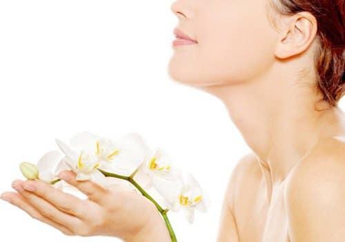 Bật mí bí mật tại sao không được đụng yết hầu của con trai?