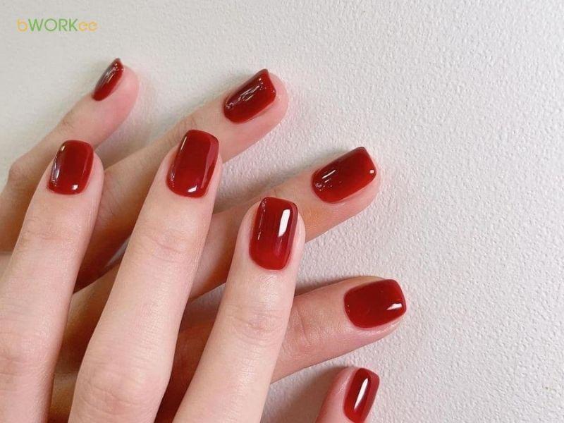 Mẫu nail màu đỏ đất - Sang trọng và hiện đại
