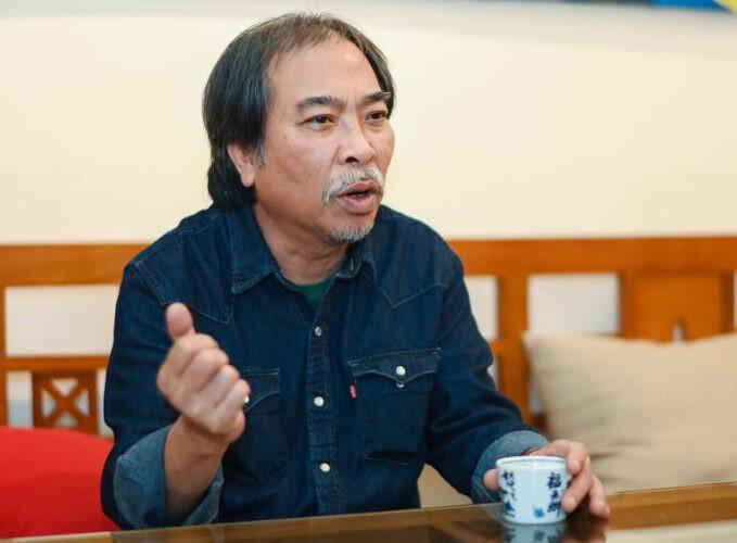 Nhà thơ Nguyễn Quang Thiều bị tai nạn