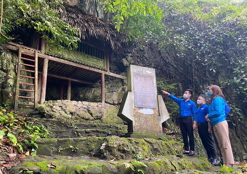 Di tích lán Hang Bòng.