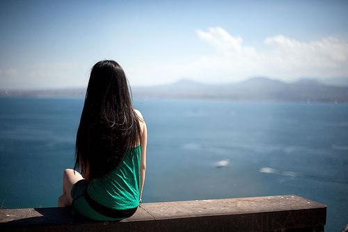 Chồng chê nhà vợ nghèo không muốn về - 1