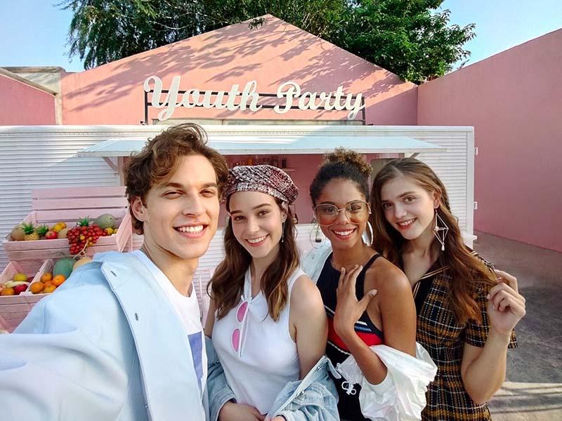 Các kiểu selfie đẹp dành cho phái nam