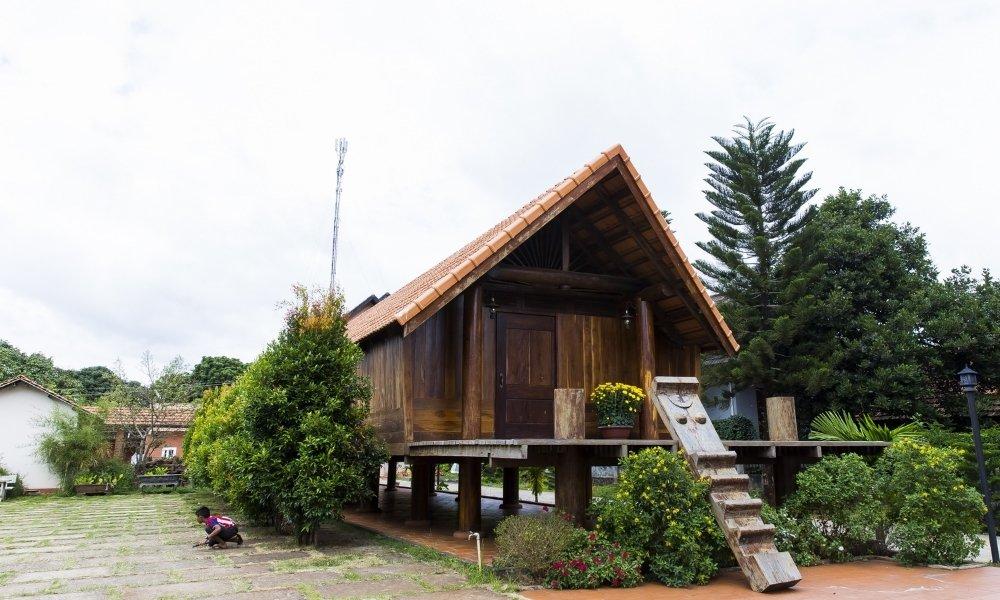 Du khách có thể lưu trú trực tiếp tại buôn và trải nghiệm không gian nhà dài Ê Đê