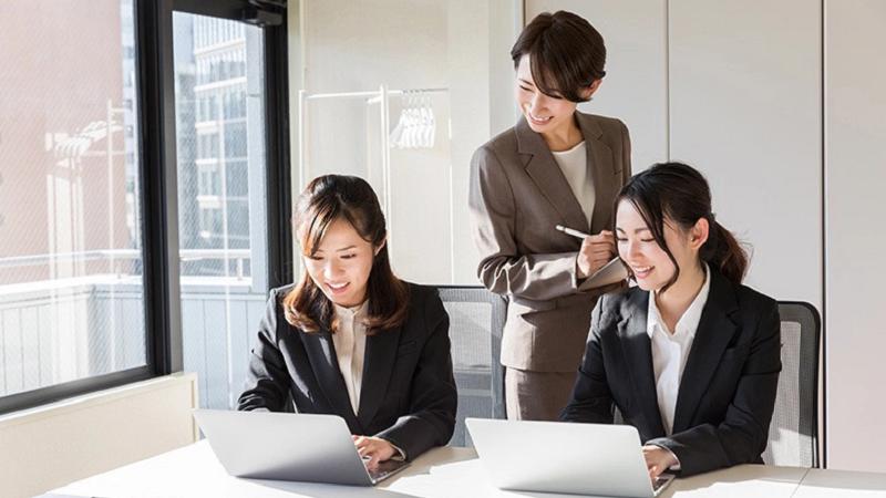 Sự khác biệt giữa cộng sự và trợ lý