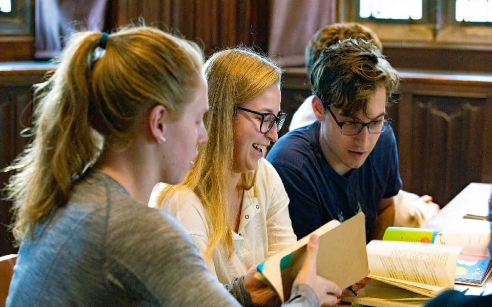 Các dẫn chứng nghị luận xã hội tham khảo cho bài văn