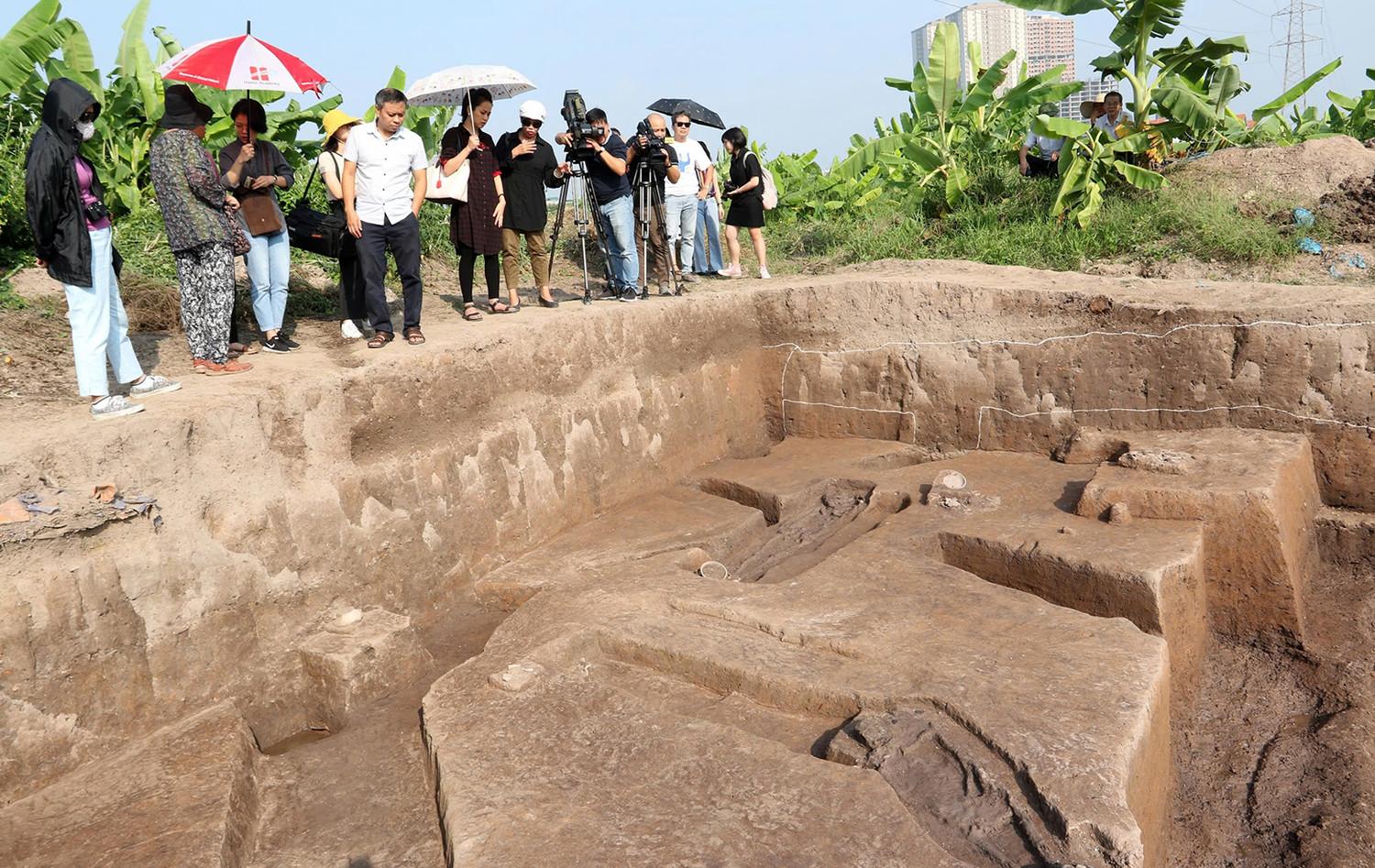 Các mộ táng được khai quật tại Vườn Chuối.