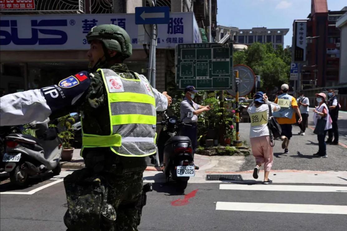 Những hình ảnh Đài Loan chuẩn bị cho cuộc sống dưới lòng đất