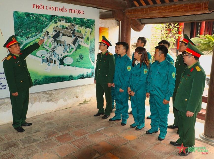 Về thăm phong cảnh Loa thành