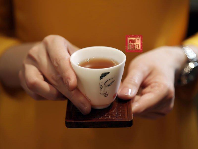 Những nguyên tắc khi mời trà của người Việt